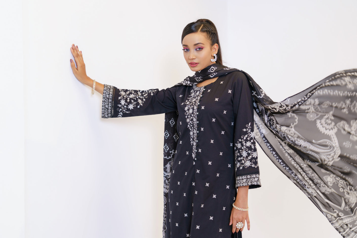 Shehrnaz (2 Pc)