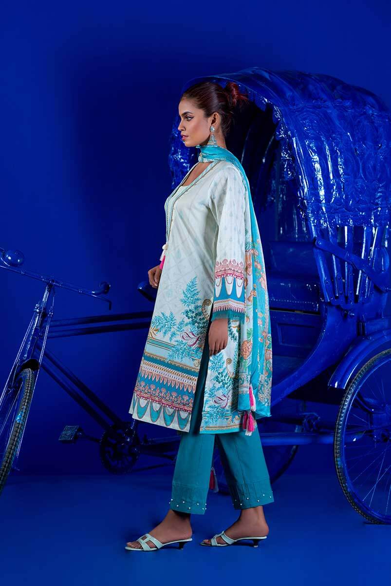 Amira Salwar Kameez