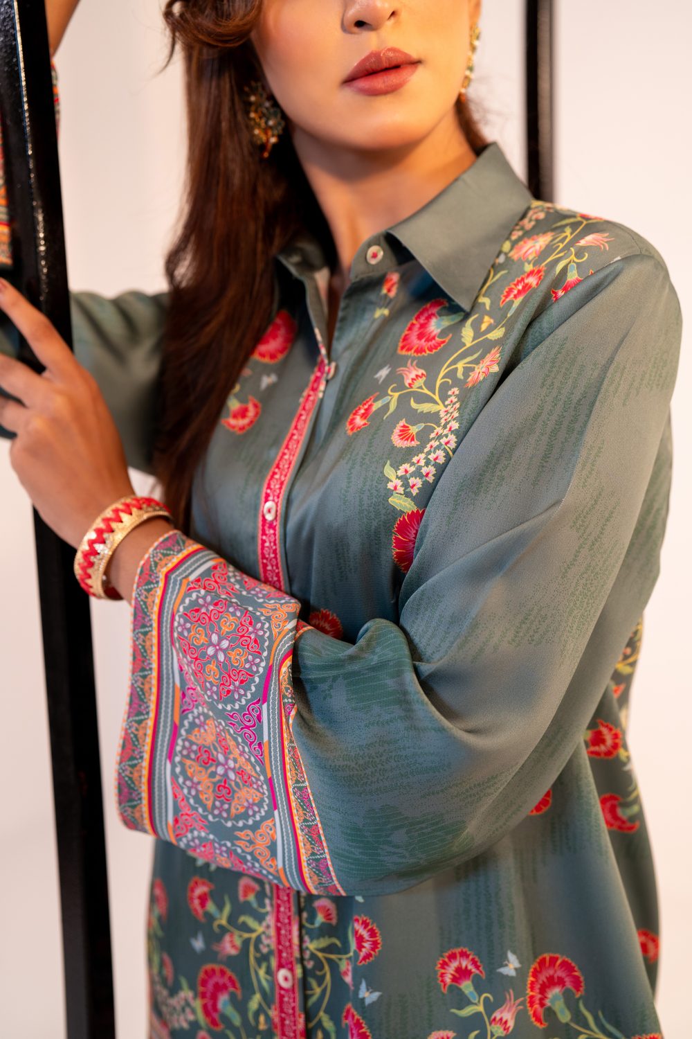 Maneeya (2 pc) - Image 5