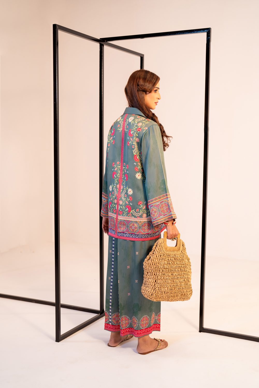 Maneeya (2 pc) - Image 2